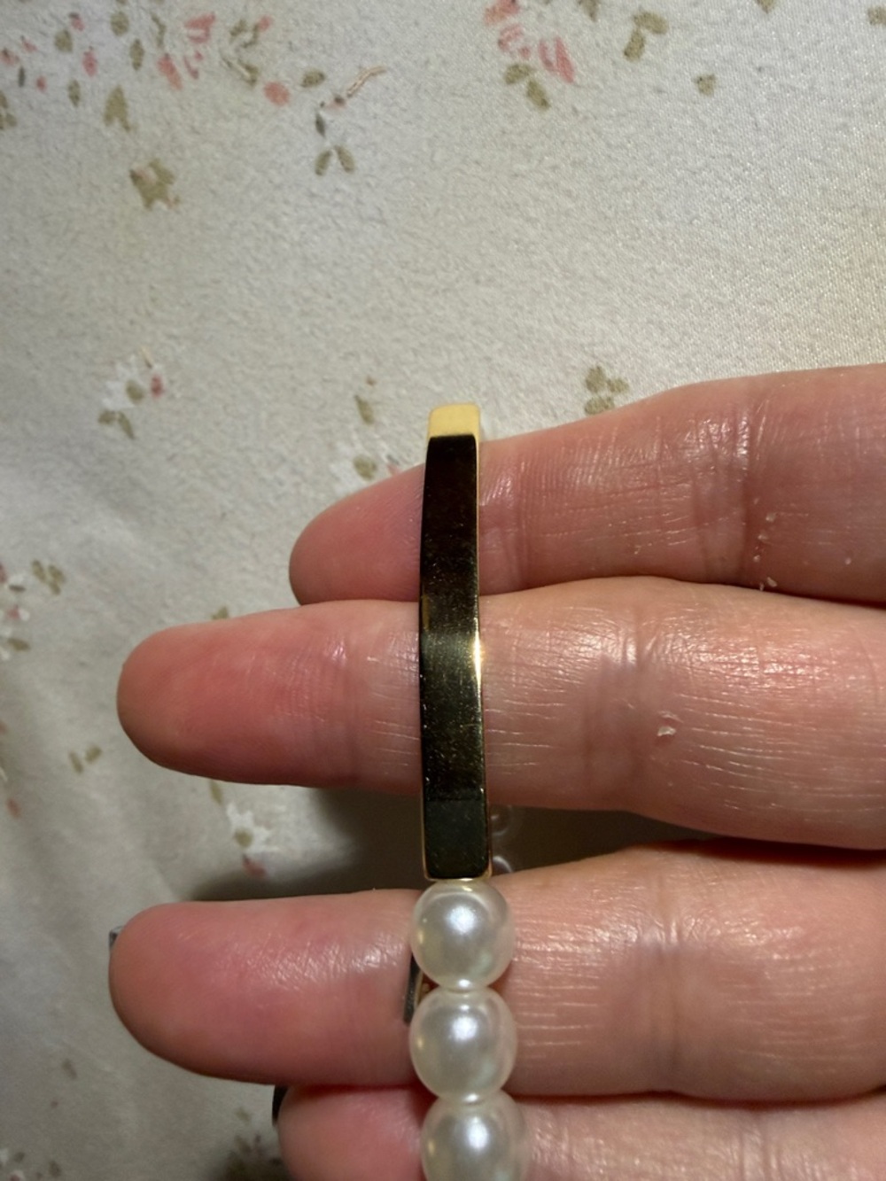 Pearl Bead Stretch Bracelet with Gold Bar
